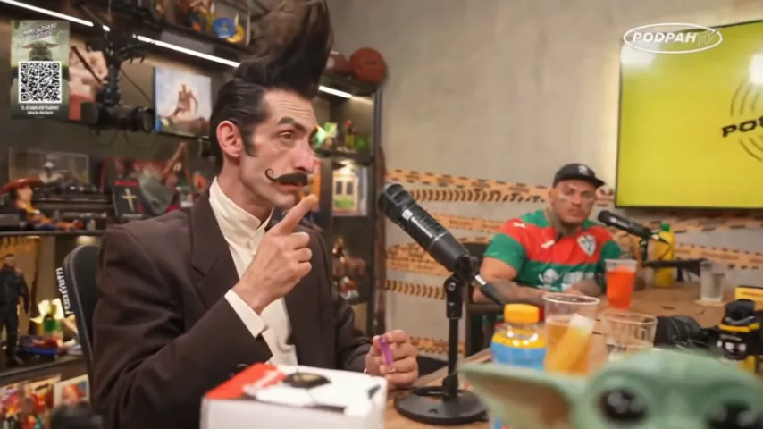 La misma escena con el personaje transformado por Real Xablau.